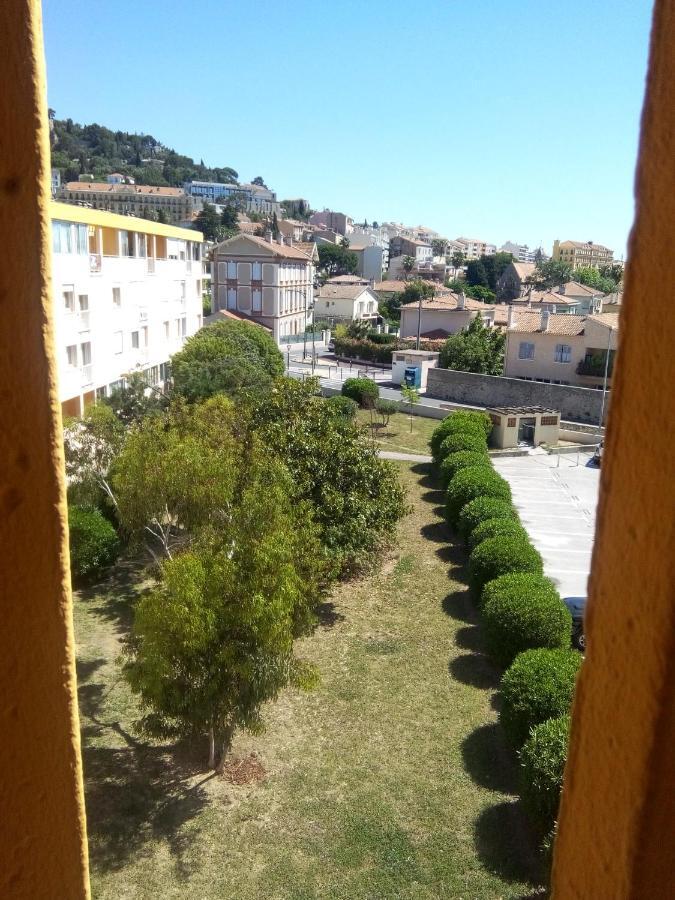 Appartement En Duplex Au 3Ieme Etage Sans Ascenseur Hyères Exterior foto